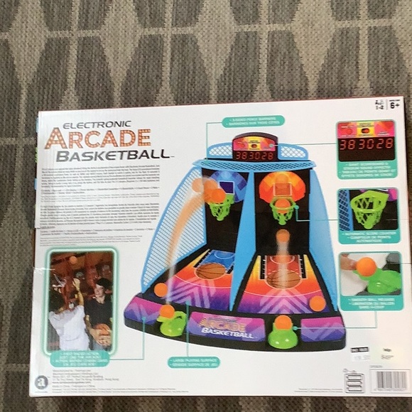 Brand new arcade basketball toy - Picture 2 of 2